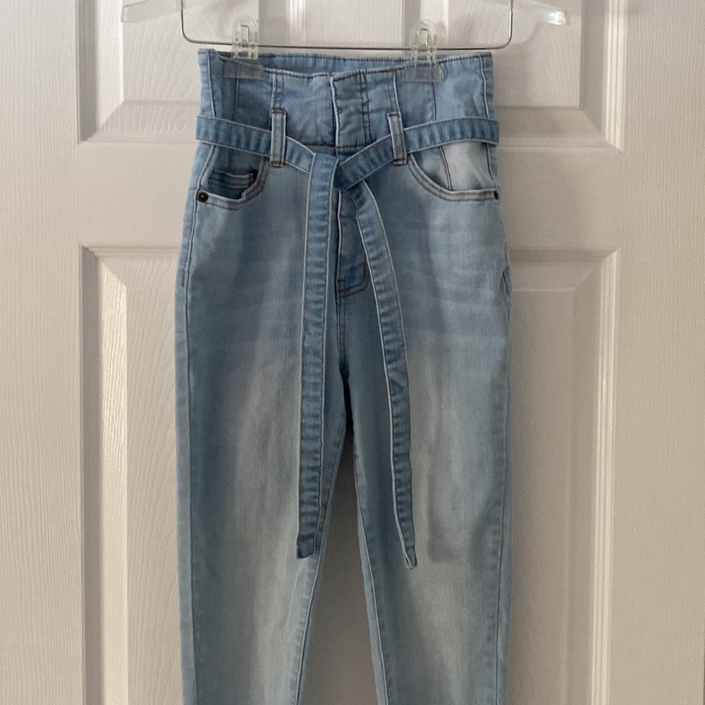Hi rise belted light denim jeans - Picture 1 of 6